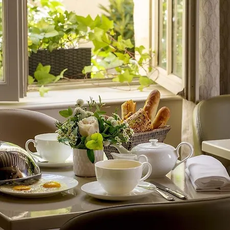 D'aubusson Hotel