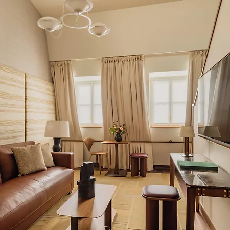D'aubusson 5*