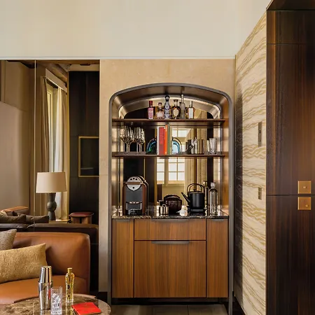 D'aubusson Hotel